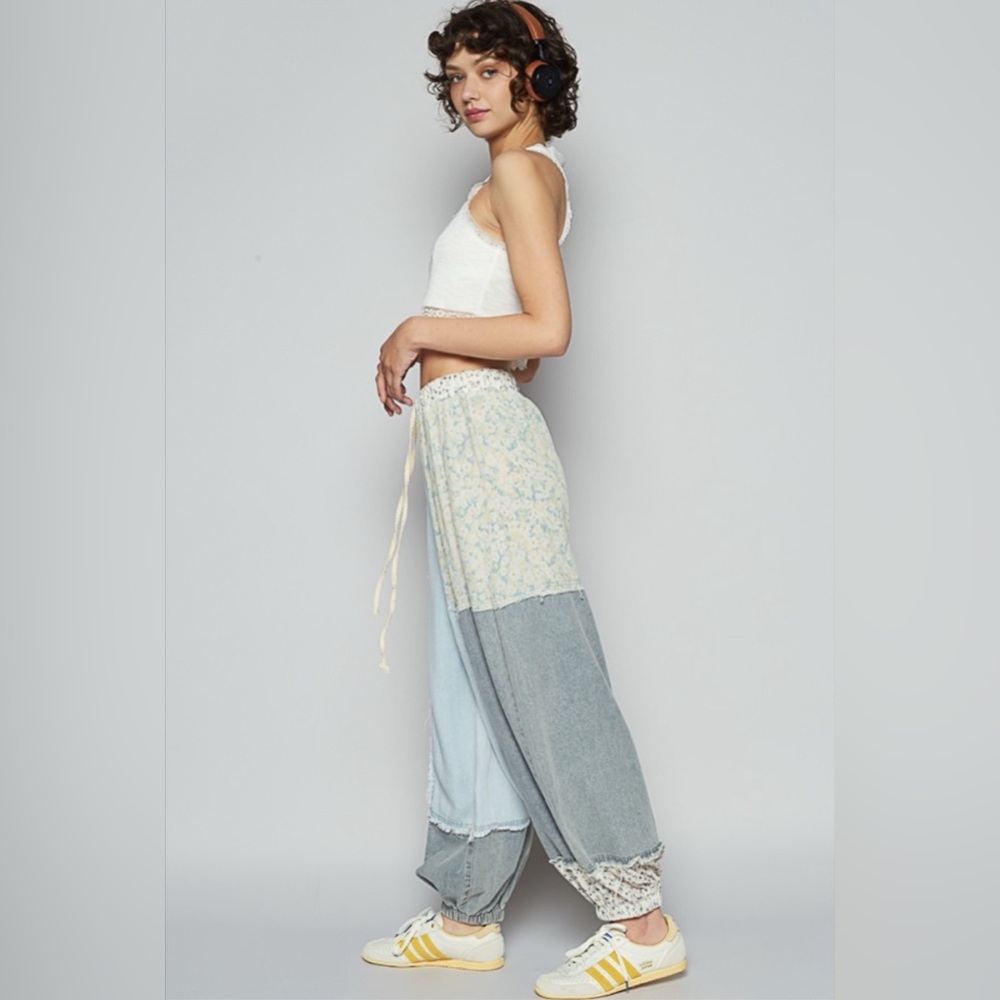 POL Floral Denim Joggers - Picture 5 of 5
